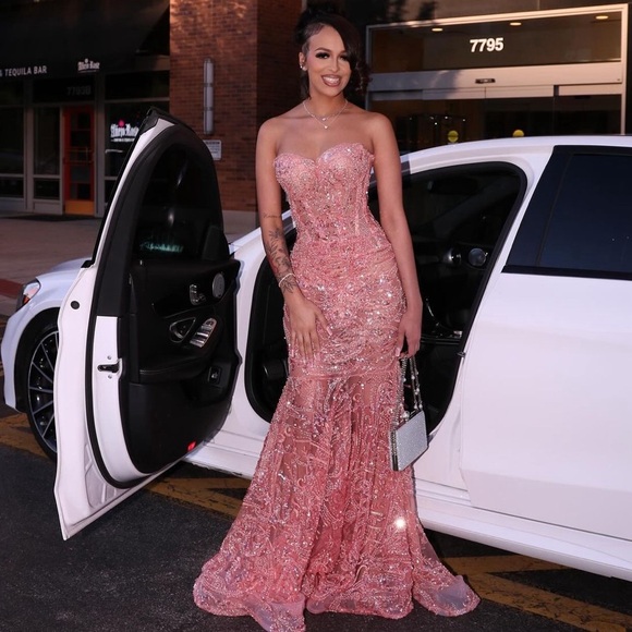 MEET MYKEENA 😊🩷 - Picture 5 of 9